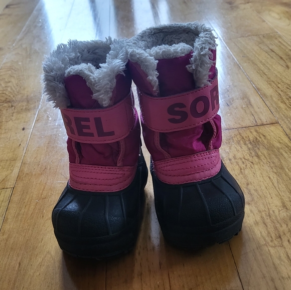 Girls Toddler Sorel Boots, Size 4 - Picture 3 of 11